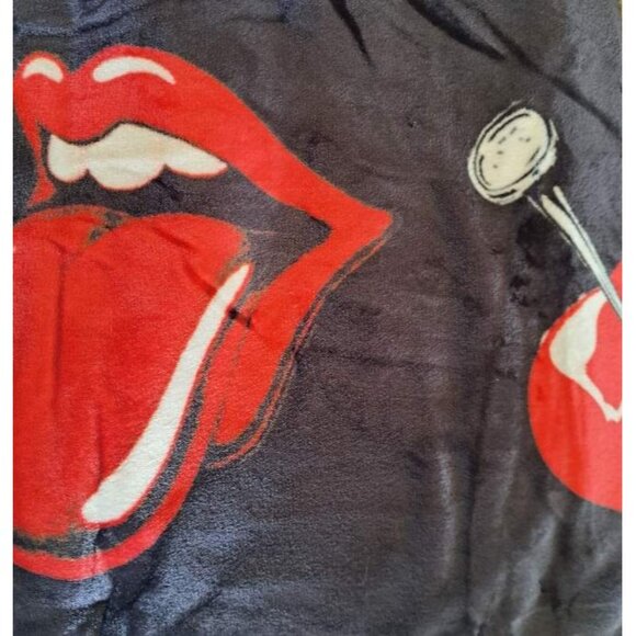 New The Rolling Stones Plush Fleece Gift Throw Blanket Red Lips Tongue Logos NIP - Picture 2 of 3